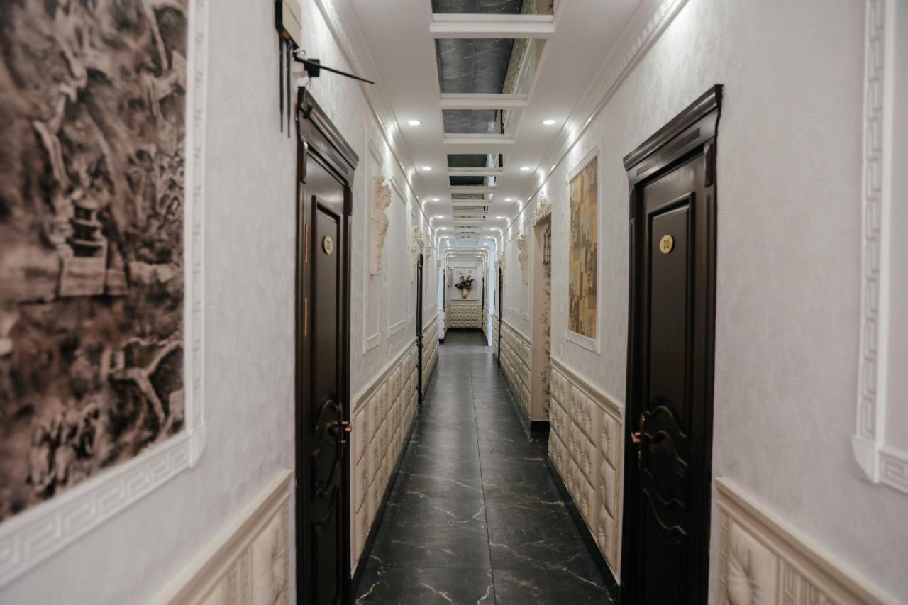 Grand Hotel Bishkek Esterno foto